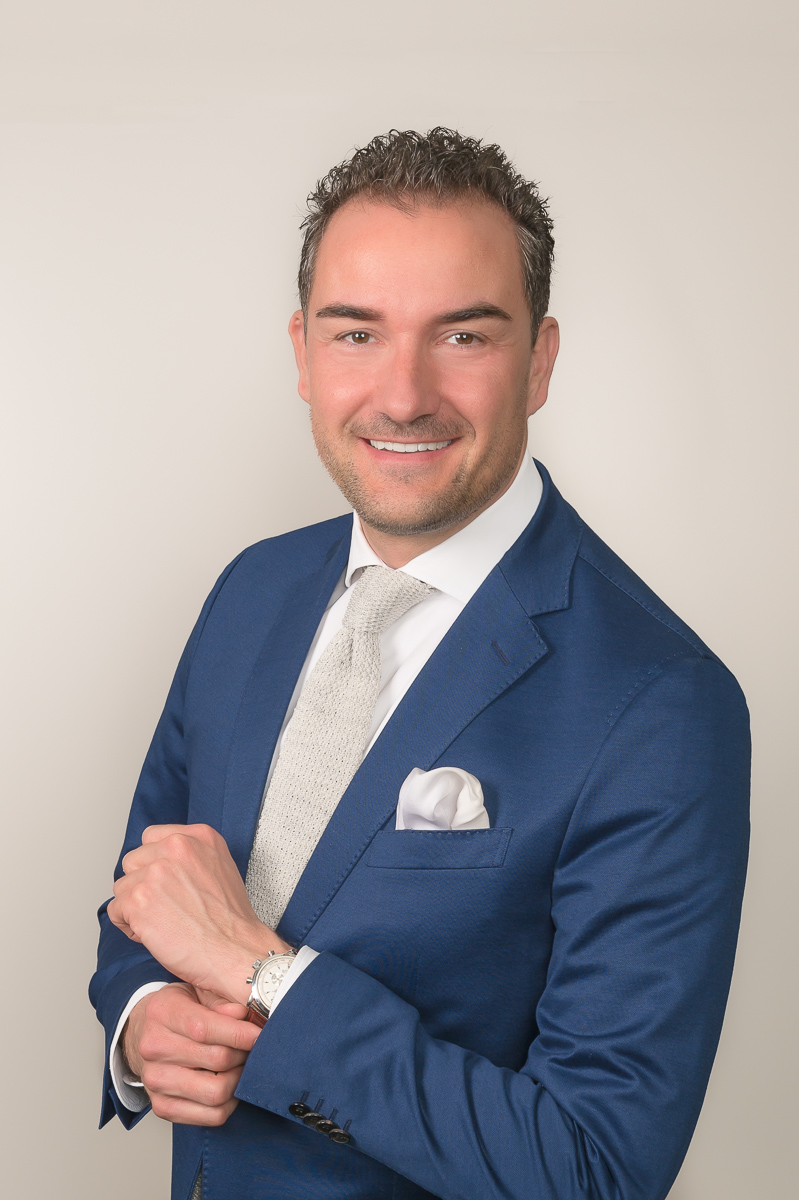 Corporate Photography Studio Portrait Professional Photographer Zurich for Business Photos
